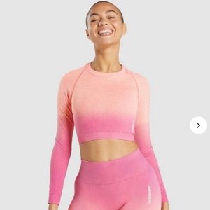 Gymshark ombre crop top.